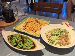 -肥肥虾庄·金牌油焖大虾(杨园滨江时代walk店)