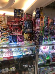 -龙龙玩具店(升龙商业广场店)