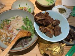 -百春原湖南牛肉粉(百联世纪店)