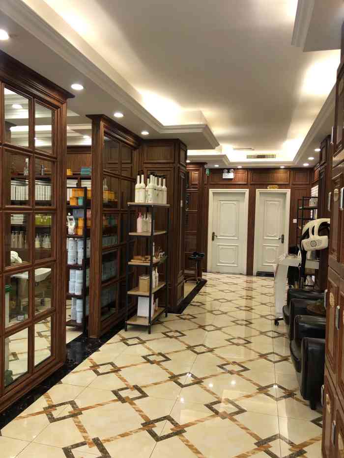 左佐美发会所(岐山一校店)-"【项目】剪发店内环境:欧美风,是我喜欢.