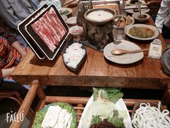 -老牌坊云南鱼豆花火锅(爱建店)
