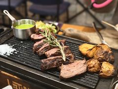 -BOURBON 玻本美式餐厅酒吧(虹桥新天地店)