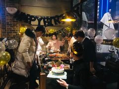 -何师烧烤·香辣蟹·川菜·30年老品牌(太古里旗舰店)