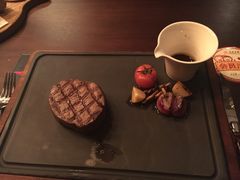 -恰餐厅及酒吧 CHAR Bar & Grill (北京丽都皇冠假日店)