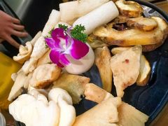 -一朵菌·野生菌探索家火锅(南亚店)