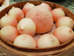蛋黄莲蓉万寿桃-广州酒家(文昌总店)