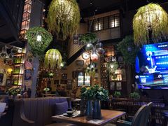 -临界音乐酒馆·小龙虾·江湖菜(华熙LIVE·鱼洞店)