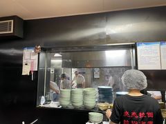 -亮亮面馆(经六路店)