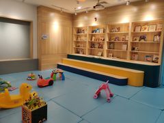 -蓝旗亲子游泳(范湖万达广场店)