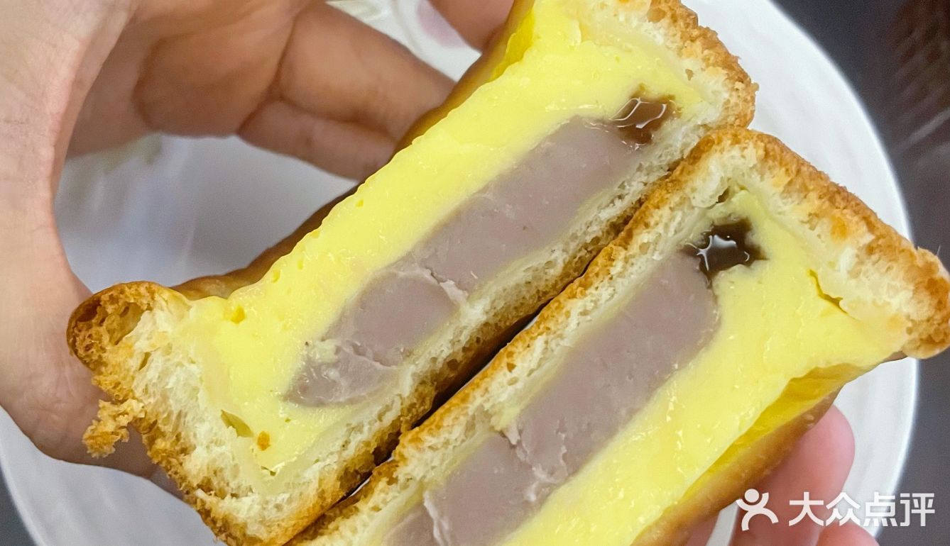 早餐｜芋泥布丁面包🍞切开有惊喜[色]