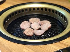 上等牛舌-炼火烤肉店
