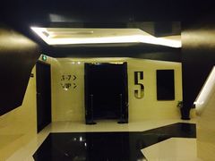 -英皇UA电影城(虹桥天地店)
