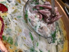 -洱火云南酸菜牛肉火锅(石景山当代商城店)