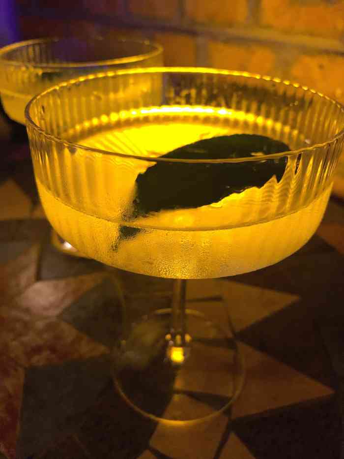 homeless现场酒吧(大学路店)