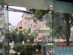 -极速修苹果华为手机维修服务中心(南泉大厦店)