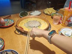 -洱火云南酸菜牛肉火锅(石景山当代商城店)