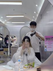 -Tloml salon