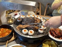-草家酱蟹炭火烤肉店(珲春南路一店)