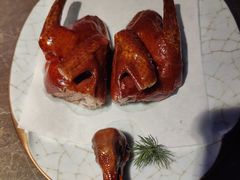 脆皮乳鸽-新荣记(BFC外滩金融中心店)