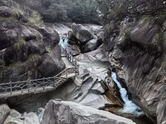 -鄣山大峡谷