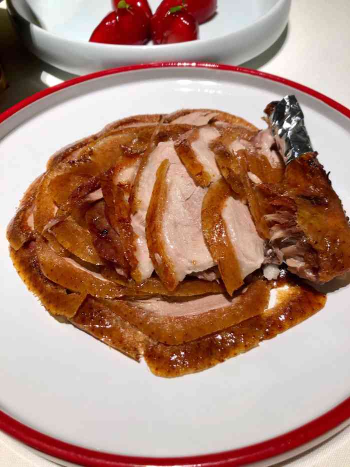 荣记烤鸭(市图书馆店)-"家门口的烤鸭,绝对的点赞,因为它打破了传.