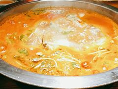 -野山舂·贵州现舂酸汤火锅(鸿通城店)