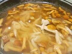 山珍野菌汤-刘胖子家常菜·蹄花焖藕(兴业店)