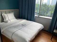 -全悦酒店(广州天河林和西地铁站店)