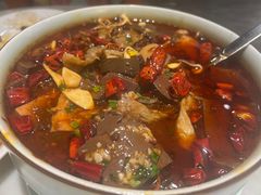 渝信毛血旺-渝信川菜 · 川味家常菜(财富购物中心店)