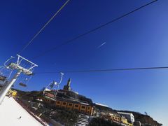 -采薇庄园四季滑雪场