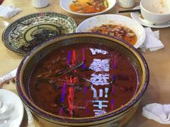 -乡土特色.冷锅鱼.牦牛肉汤锅