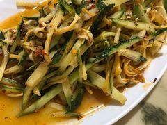 黄瓜拌金针菇-夕阳红小吃(中街大悦城店)