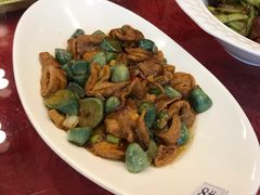 腊八蒜烧肥肠-东四民芳餐厅(世茂工三店)