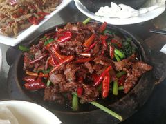 铁板韭菜牛肉-乡村小榭饭店