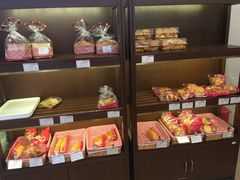 面包甜点陈列柜-红宝石·鲜奶小方·海派西点房(南丹店)