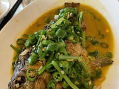 青椒煎鱼头-小芙蓉湘菜馆(易生活购物公园店)