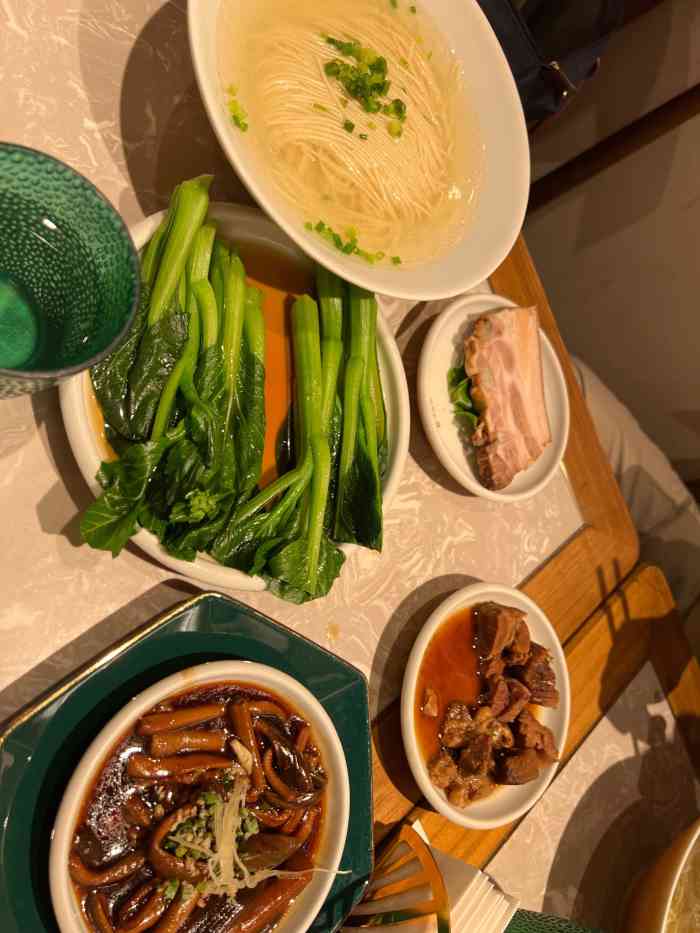 第一个点赞的人1jocelyn2022年11月13日打分0650/人面的分量有点少