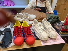 -爱革·洗衣改衣·洗鞋修鞋·洗包修包·奢侈品护理(宝地广场店)