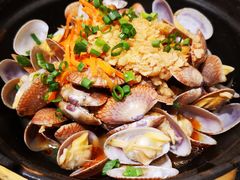 -何妹湿辣牛肉·粤式烧烤砂煲(桂雅路店)