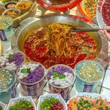 别问了！！在西安！！32种甜品免费吃[流泪]
