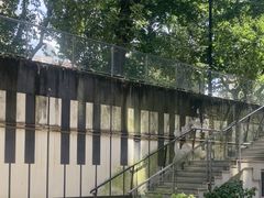 -柏斯音乐艺术中心·钢琴·吉他(上音店)