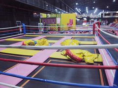 -嘿哟动霸CHUA·新潮玩运动娱乐中心·蹦床滑冰团建乐园
