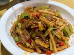酸萝卜炒猪肝-回家湘菜馆(浮山后店)