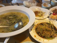 -严记小天府酸菜鱼(西四路店)