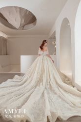 -艾米丽婚纱礼服