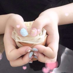 米卡美甲沙龙-EMILY艾枚莉美甲美睫·美颜·现磨咖啡