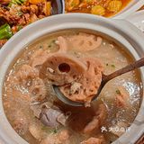 门头不起眼的湖北菜馆 是学生的校外食堂  