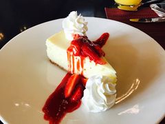 草莓芝士蛋糕-WOLFGANG PUCK KITCHEN & BAR(迪士尼小镇店)