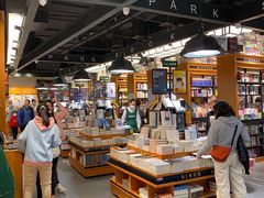 -西西弗书店&矢量咖啡(凯德晶萃广场店)