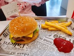 经典牛肉汉堡-仁义涵西餐·咖啡(中华巴洛克店)